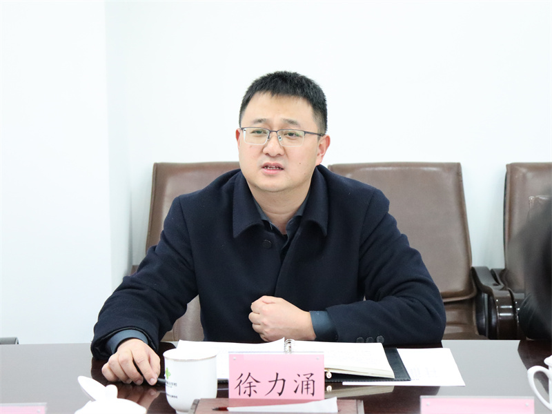 楊武秀會(huì)見(jiàn)萬(wàn)源市委常委、副市長(zhǎng)徐力涌一行