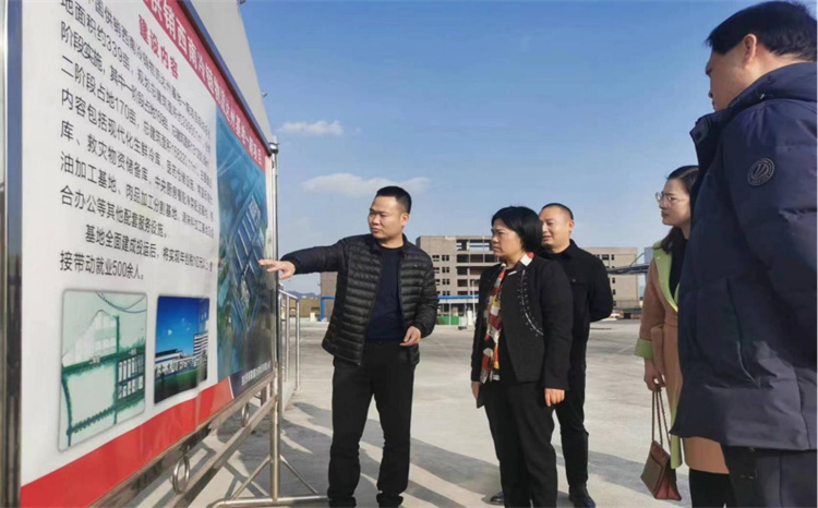 達州市婦聯(lián)主席趙本權(quán)帶隊到四川供銷西南冷鏈物流基地開展調(diào)研、慰問工作